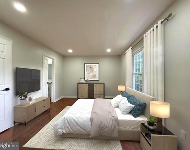 111 Knollwood Court - Photo Thumbnail 4
