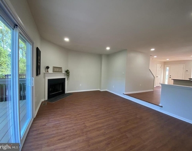 111 Knollwood Court - Photo Thumbnail 13