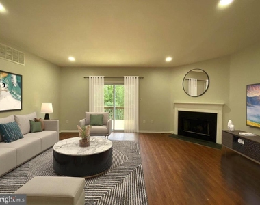 111 Knollwood Court - Photo Thumbnail 2