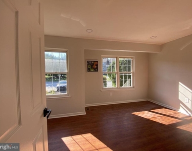 111 Knollwood Court - Photo Thumbnail 25