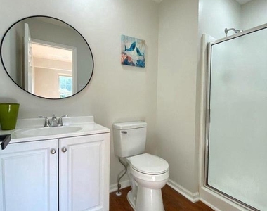 111 Knollwood Court - Photo Thumbnail 26