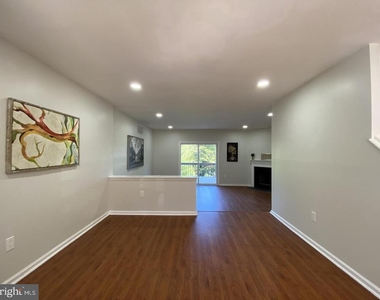 111 Knollwood Court - Photo Thumbnail 11