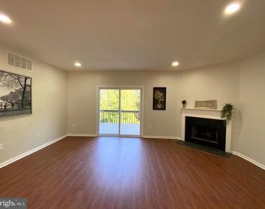 111 Knollwood Court - Photo Thumbnail 14