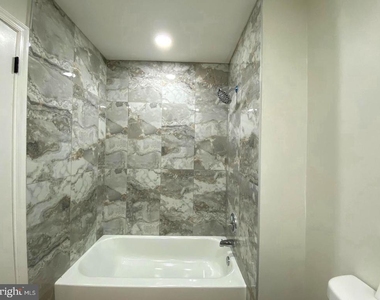 111 Knollwood Court - Photo Thumbnail 24