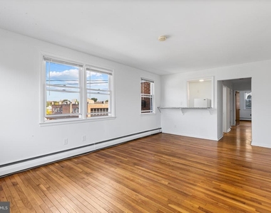 655 Drexel Avenue - Photo Thumbnail 6