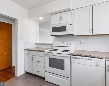 655 Drexel Avenue - Photo Thumbnail 10