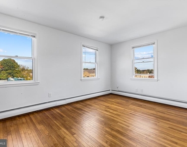 655 Drexel Avenue - Photo Thumbnail 17