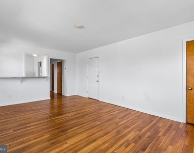 655 Drexel Avenue - Photo Thumbnail 7