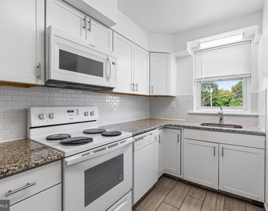 655 Drexel Avenue - Photo Thumbnail 10