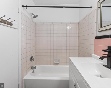 655 Drexel Avenue - Photo Thumbnail 13