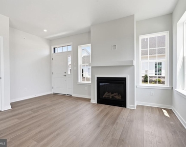 11 Cedar Circle - Photo Thumbnail 2