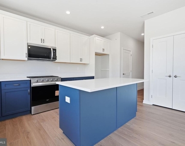 11 Cedar Circle - Photo Thumbnail 9