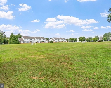 117 William Paterson Court - Photo Thumbnail 29