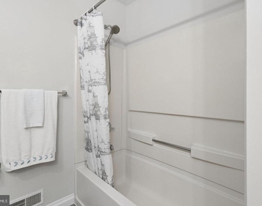 117 William Paterson Court - Photo Thumbnail 18