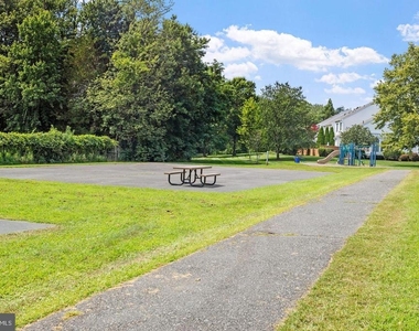 117 William Paterson Court - Photo Thumbnail 30