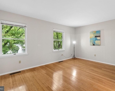117 William Paterson Court - Photo Thumbnail 20