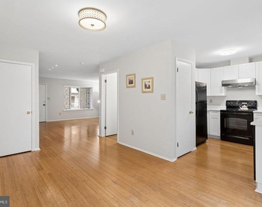 117 William Paterson Court - Photo Thumbnail 8