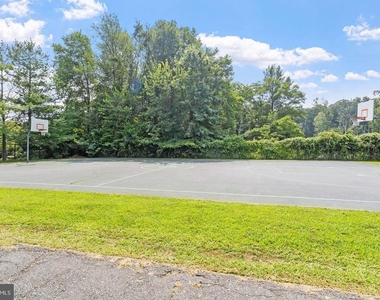 117 William Paterson Court - Photo Thumbnail 28