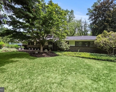 1004 Mercer Rd - Photo Thumbnail 1