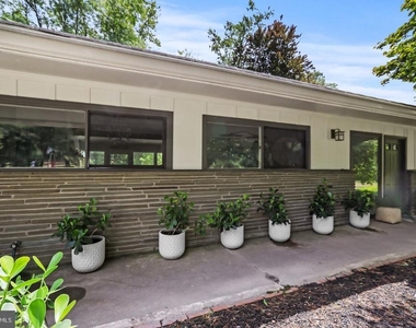 1004 Mercer Rd - Photo Thumbnail 2