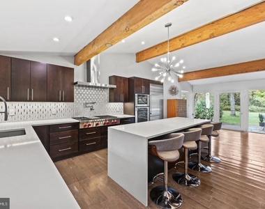 1004 Mercer Rd - Photo Thumbnail 3