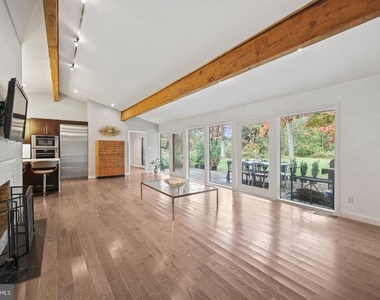 1004 Mercer Rd - Photo Thumbnail 14