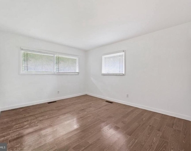 1004 Mercer Rd - Photo Thumbnail 27