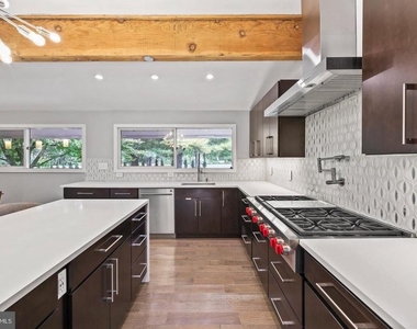 1004 Mercer Rd - Photo Thumbnail 9