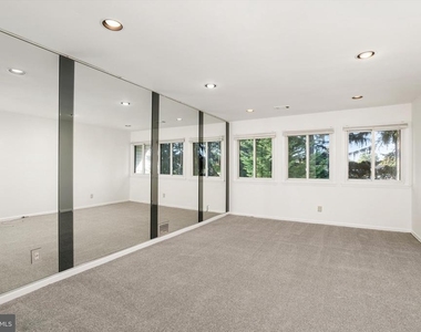 J4 Avon Drive - Photo Thumbnail 4