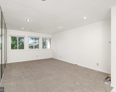 J4 Avon Drive - Photo Thumbnail 5