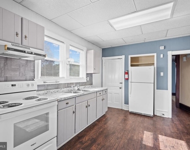 212 Helms Avenue - Photo Thumbnail 8