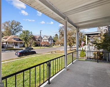 212 Helms Avenue - Photo Thumbnail 2