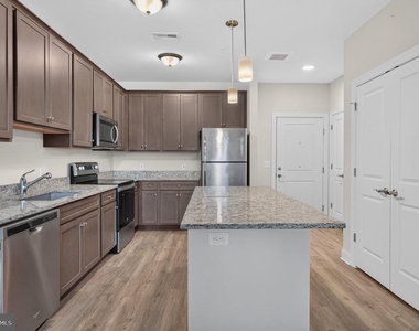 63 E Main Street - Photo Thumbnail 4
