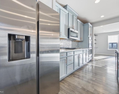 6906 Stoddert Lane - Photo Thumbnail 8