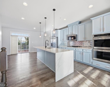 6906 Stoddert Lane - Photo Thumbnail 6