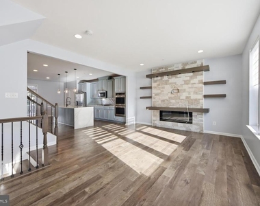 6906 Stoddert Lane - Photo Thumbnail 3
