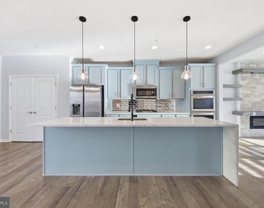 6906 Stoddert Lane - Photo Thumbnail 7