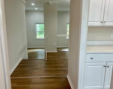 352 Harry S Truman Drive - Photo Thumbnail 2