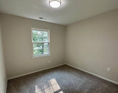 352 Harry S Truman Drive - Photo Thumbnail 11
