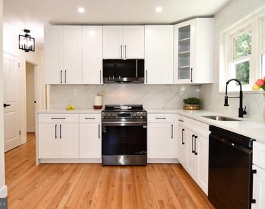4008 Adams Drive - Photo Thumbnail 3