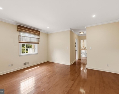 204 Primrose Street - Photo Thumbnail 16