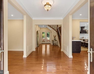 204 Primrose Street - Photo Thumbnail 1