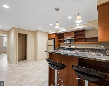 204 Primrose Street - Photo Thumbnail 24