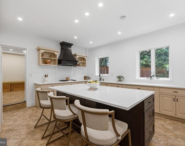 204 Primrose Street - Photo Thumbnail 5