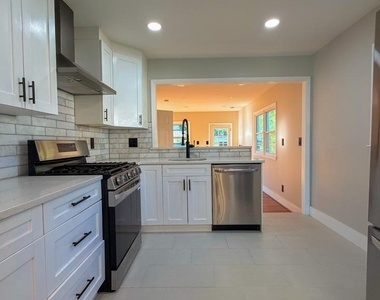4709 Arbutus Avenue - Photo Thumbnail 16
