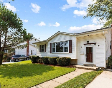 4709 Arbutus Avenue - Photo Thumbnail 3