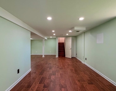 4709 Arbutus Avenue - Photo Thumbnail 7