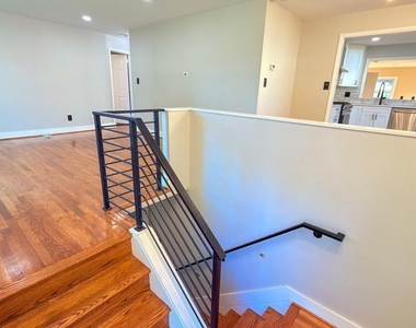 4709 Arbutus Avenue - Photo Thumbnail 11