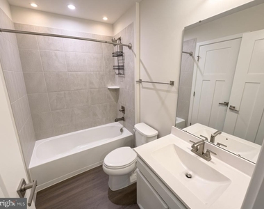 7513 Bharat Way - Photo Thumbnail 15