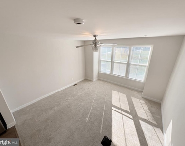 7513 Bharat Way - Photo Thumbnail 19